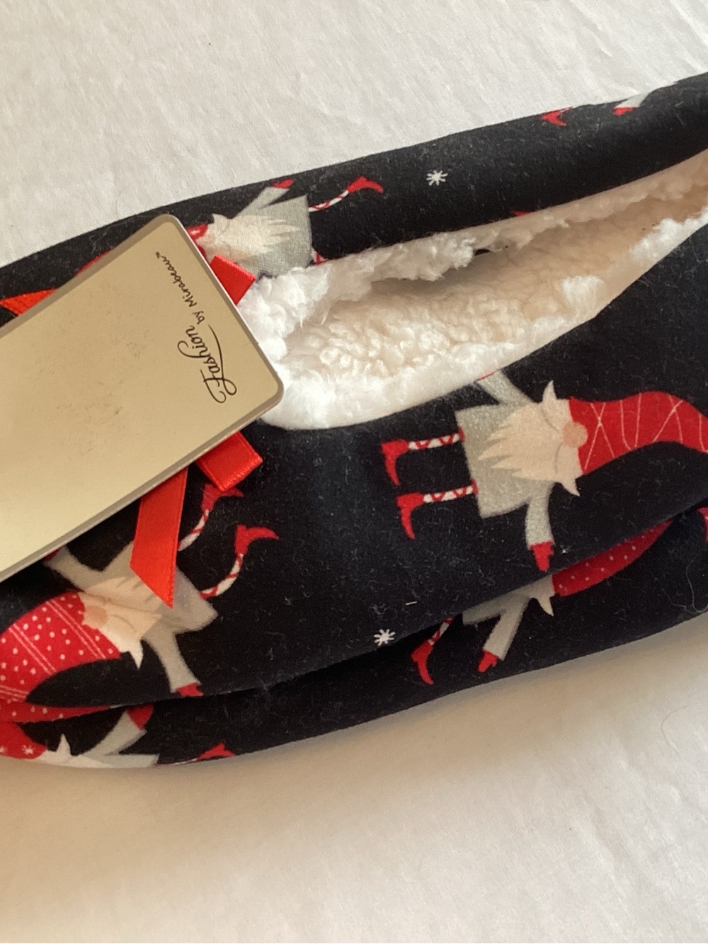 House Shoes Dancing Gnome Slippers NWT